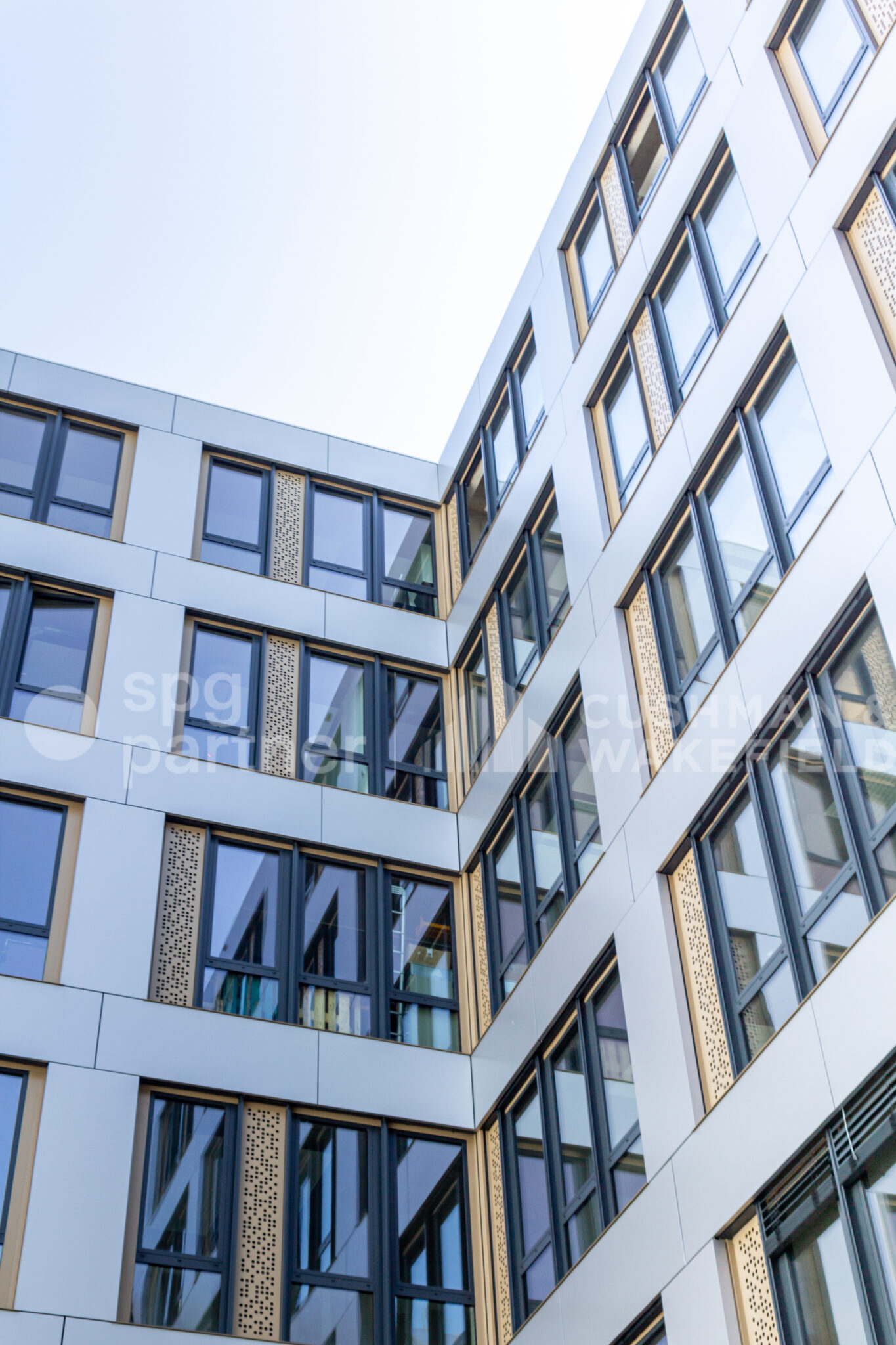 Atelier à louer – 3000 m² – LES CHARMILLES – Lyon 114 – Genève-Petit-Saconnex