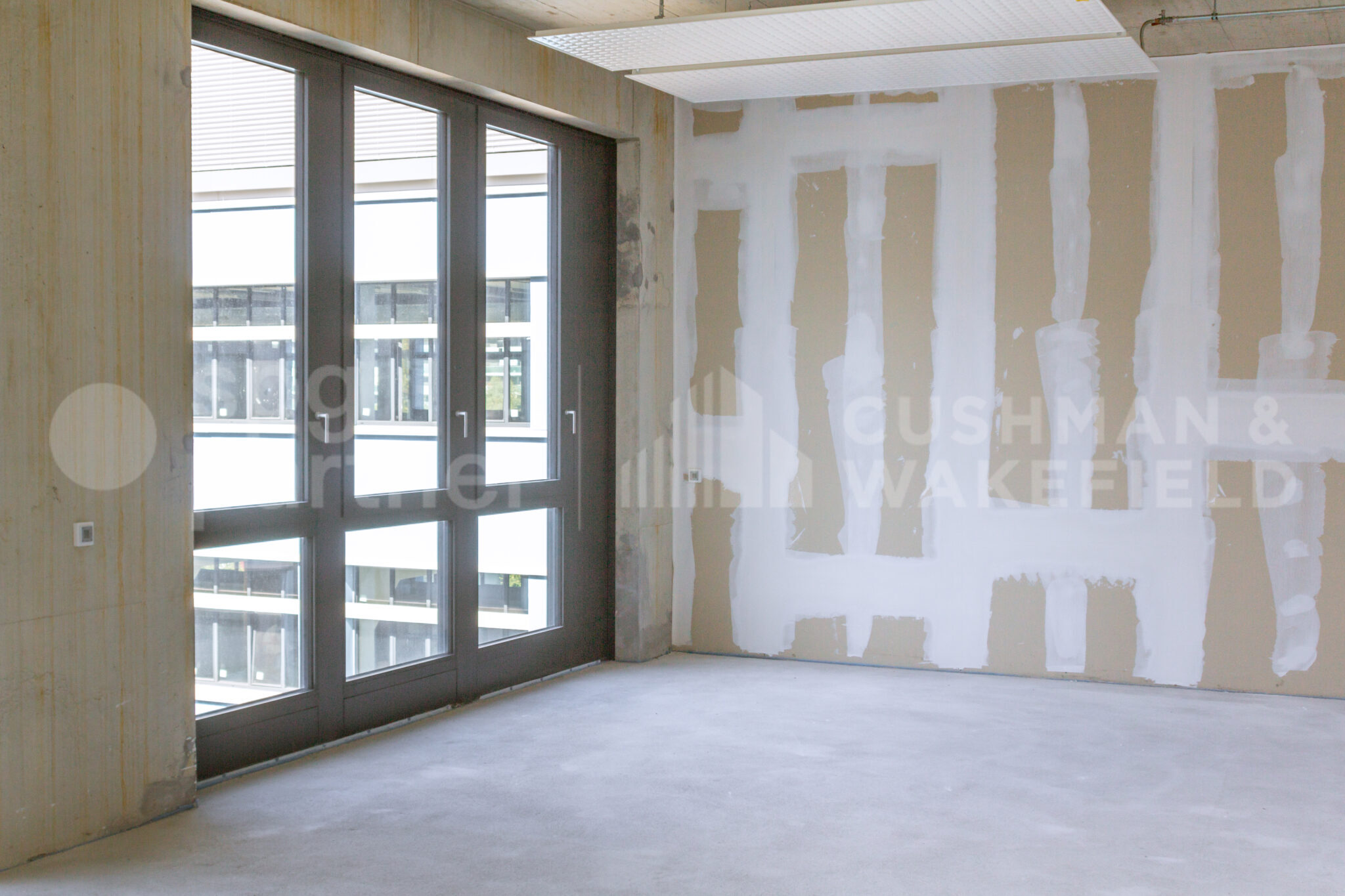 Atelier à louer – 500 m² – LES CHARMILLES – Lyon 114 – Genève-Petit-Saconnex