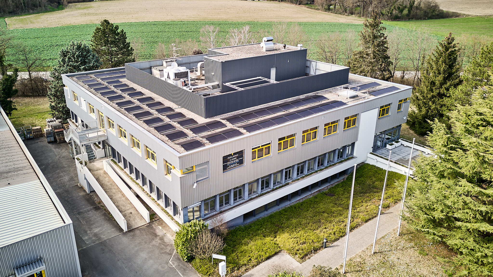Atelier à louer – 2884 m² – ZIMEYSA – Veyrot 11 – Meyrin