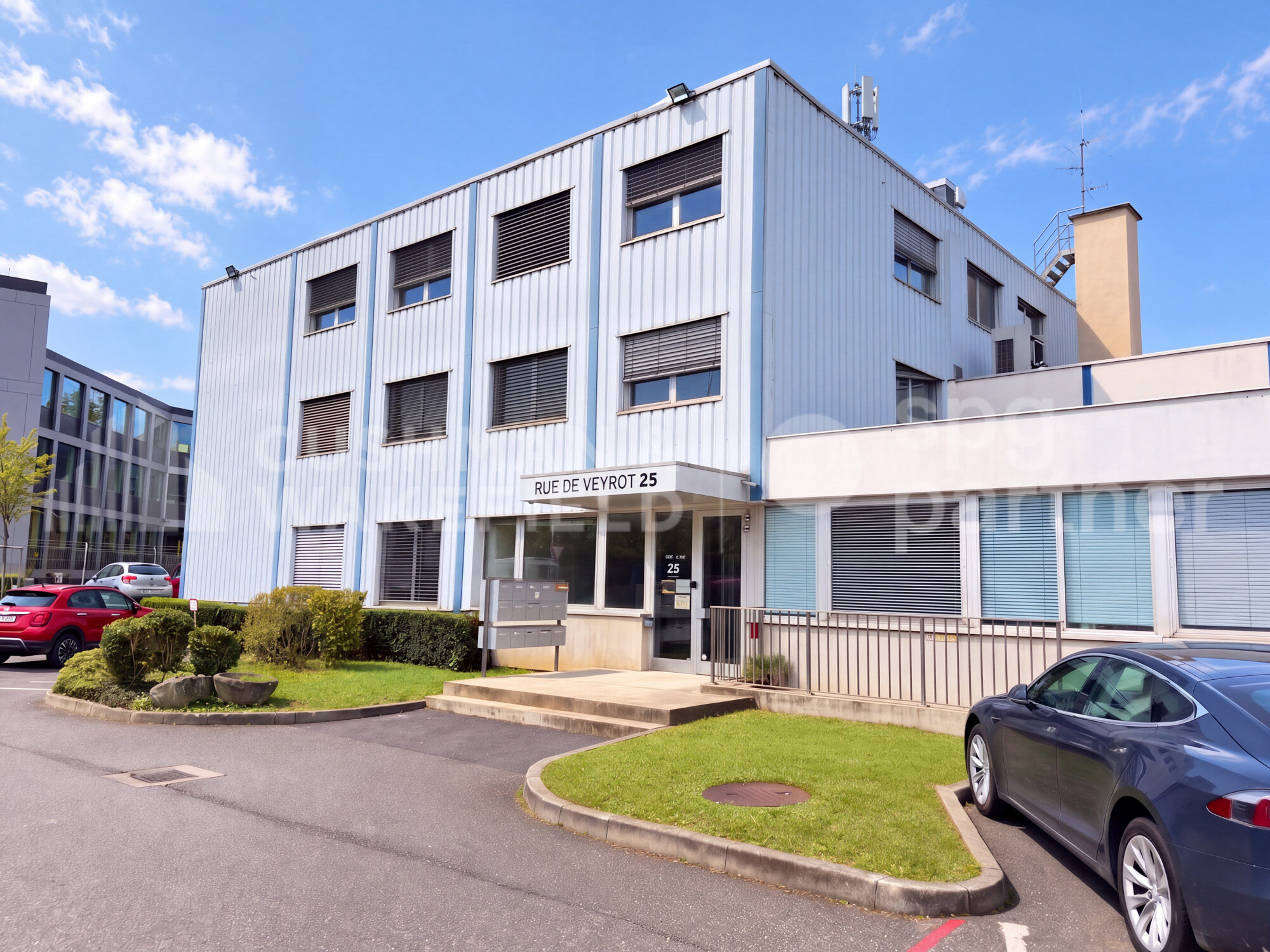 Atelier à louer – 1300 m² – ZIMEYSA – Veyrot 25 – Meyrin
