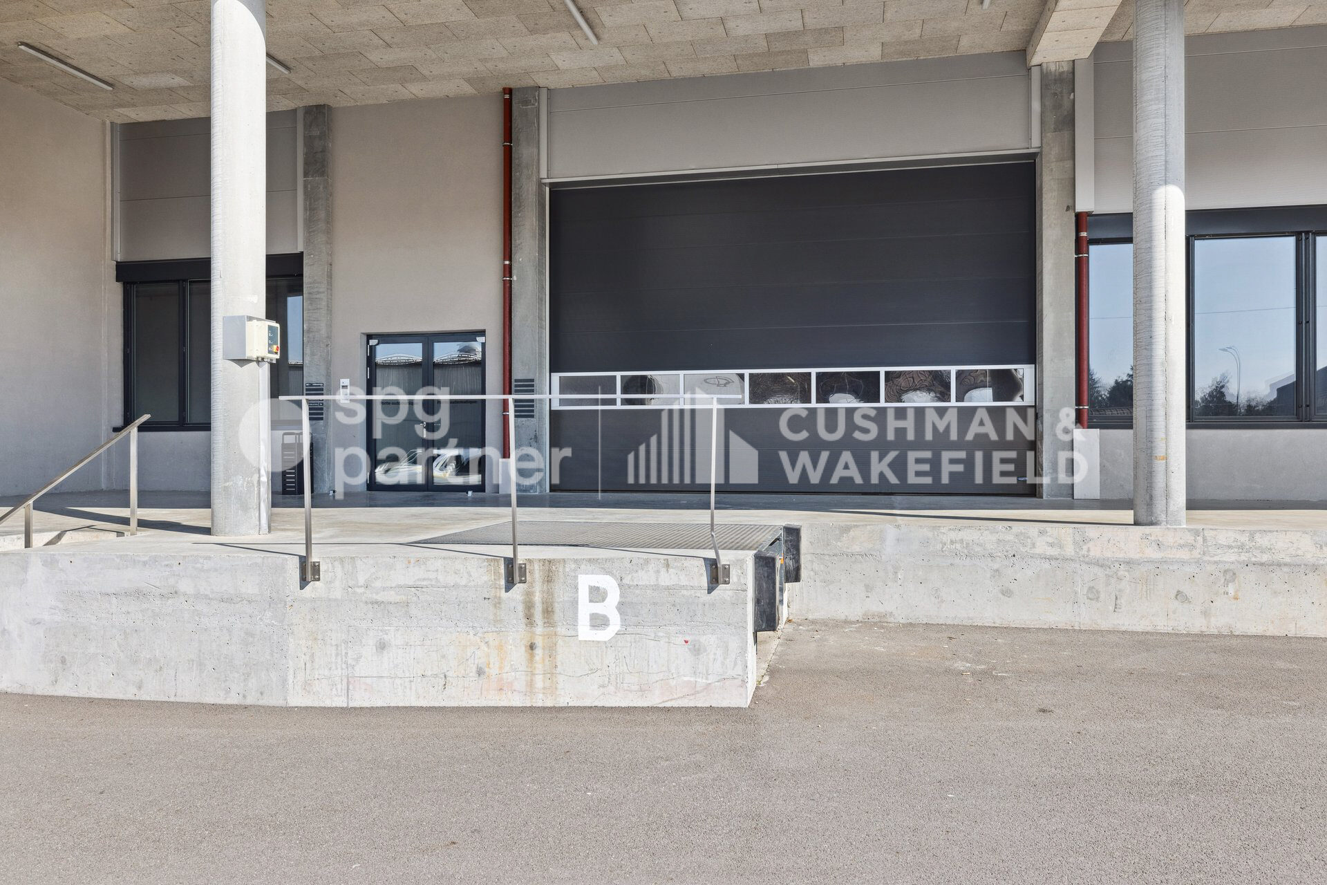 Atelier à louer – 1500 m² – ZIMOGA – Emeraude 10 – Vernier